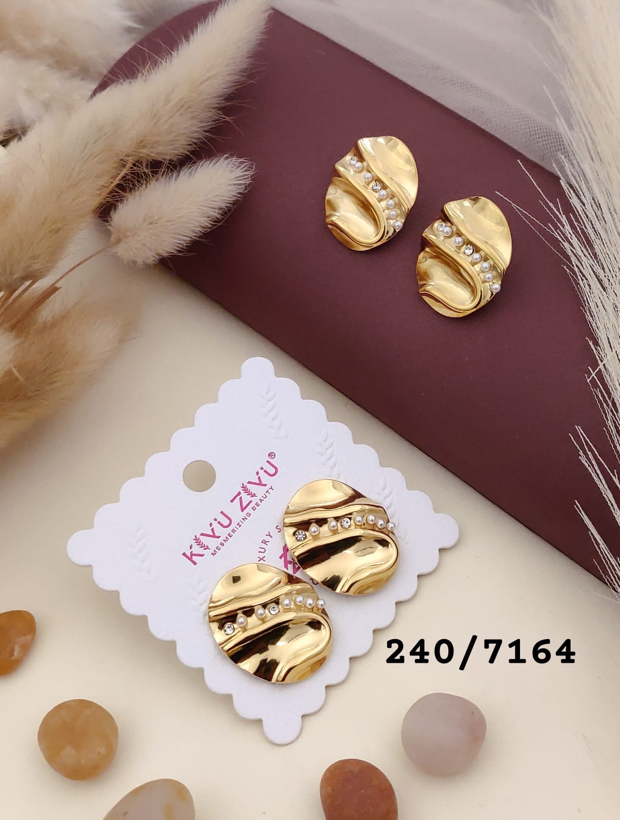 Yatiskar – Golden Wave Pearl Statement Studs